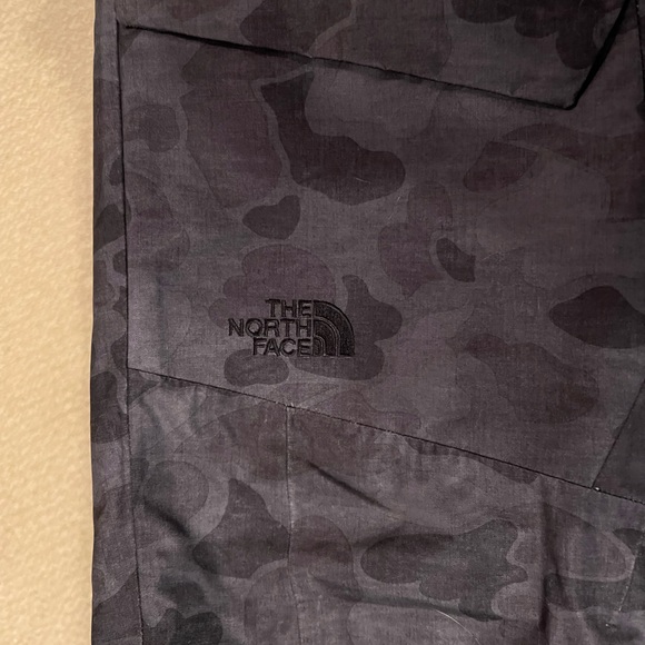 Men’s The North Face Snowboard Pants - Picture 3 of 5